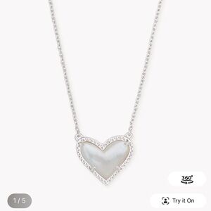 Kendra Scott Ari Heart Silver Pendant Necklace in Ivory Mother-of-Pearl
